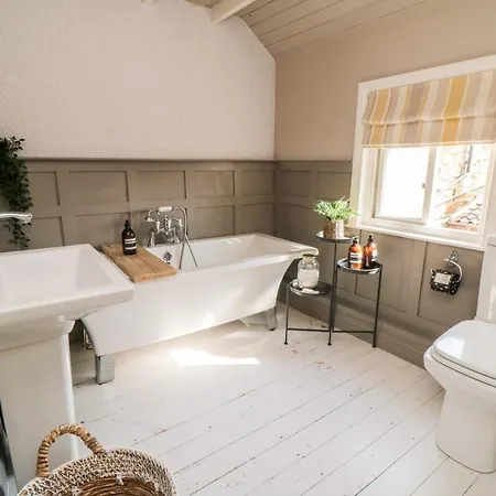 Wren'S Nest Cottage Tatil Evi